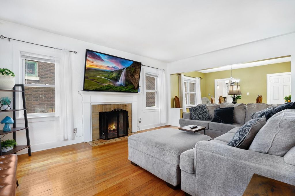 Photo of 2024 Lake Avenue, Whiting, IN 46394 (MLS # 834956)