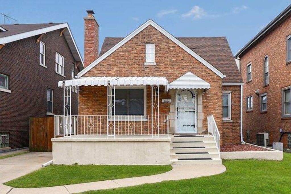 Photo of 2024 Lake Avenue, Whiting, IN 46394 (MLS # 834956)