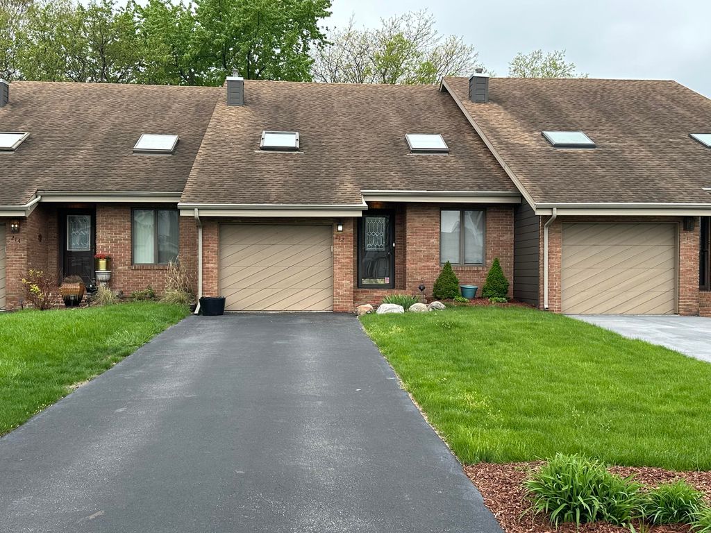 Photo of 212 Holly Lane, Schererville, IN 46375 (MLS # 837601)