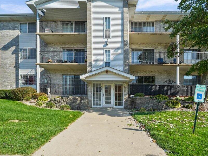 Photo of 404 Sturdy Road #2a, Valparaiso, IN 46383 (MLS # 847299)