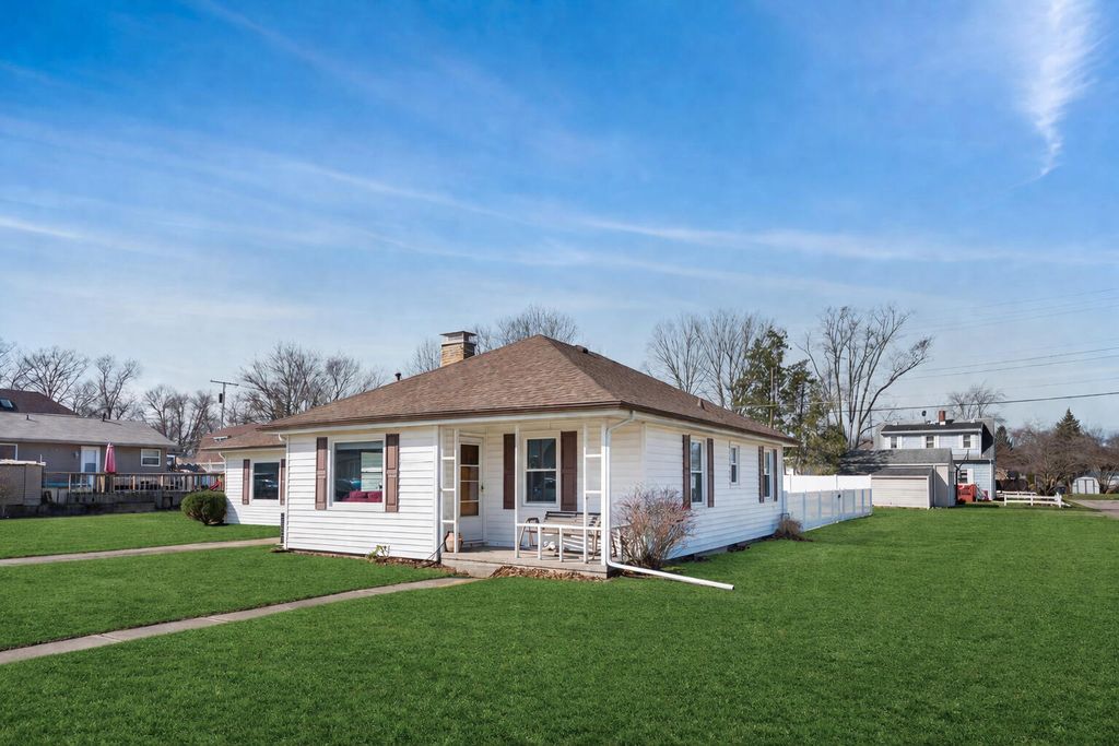 Photo of 3003 Wrobel Avenue, Michigan City, IN 46360 (MLS # 838713)