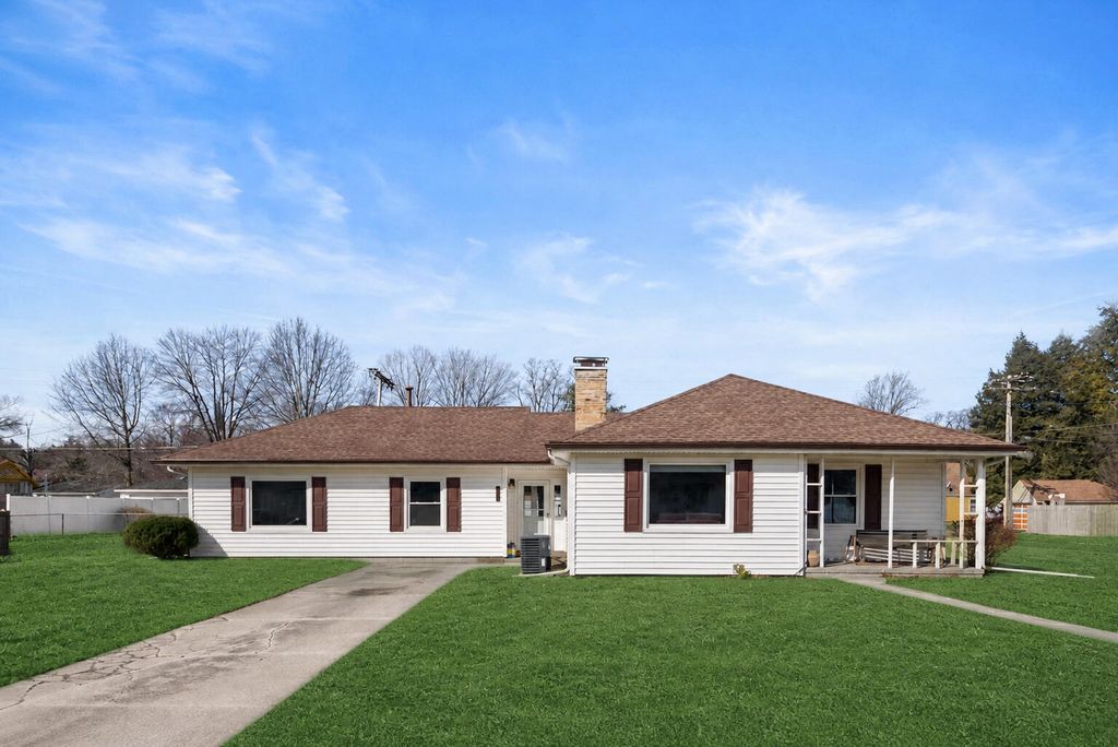 Photo of 3003 Wrobel Avenue, Michigan City, IN 46360 (MLS # 838713)
