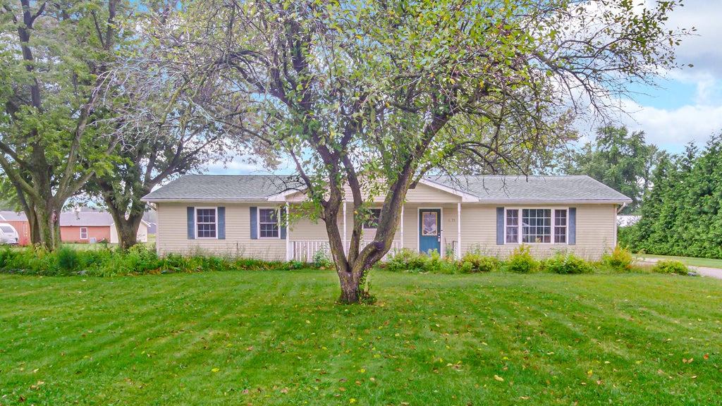 Photo of 8973 Luann Drive S, DeMotte, IN 46310 (MLS # 845548)