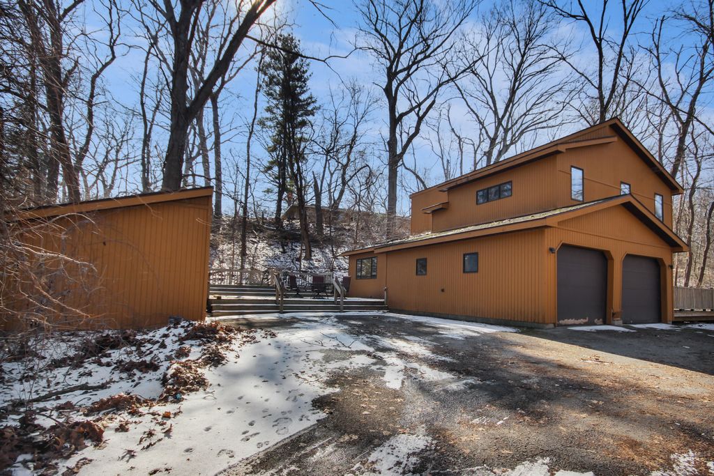 Photo of 175 N Bailey Drive, Porter, IN 46304 (MLS # 834678)