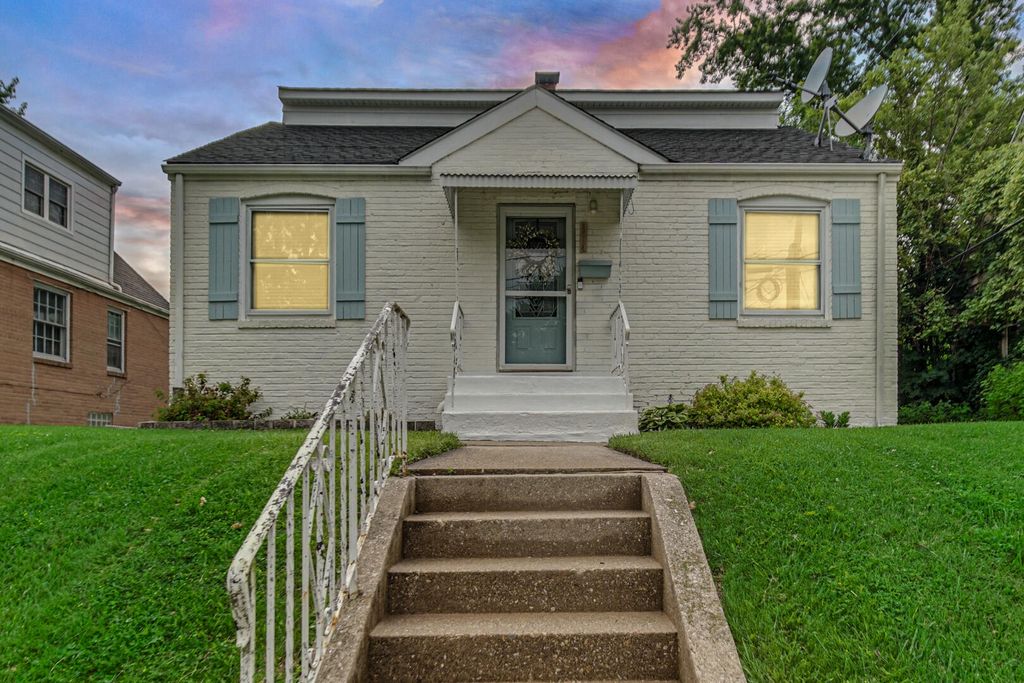 Photo of 114 Beverly Lane, Hobart, IN 46342 (MLS # 841252)