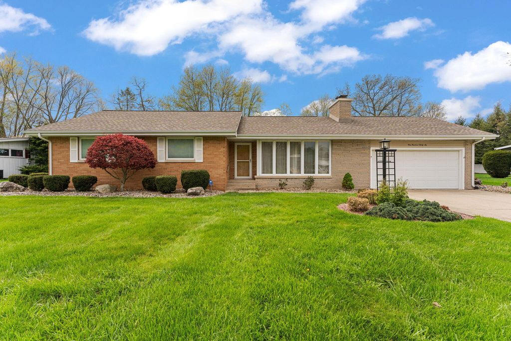 Photo of 136 Country Club Drive, La Porte, IN 46350 (MLS # 837727)