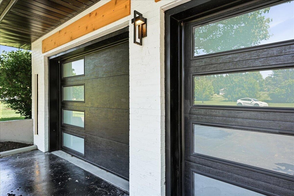 Photo of 6185 E 107th Place, Crown Point, IN 46307 (MLS # 841066)