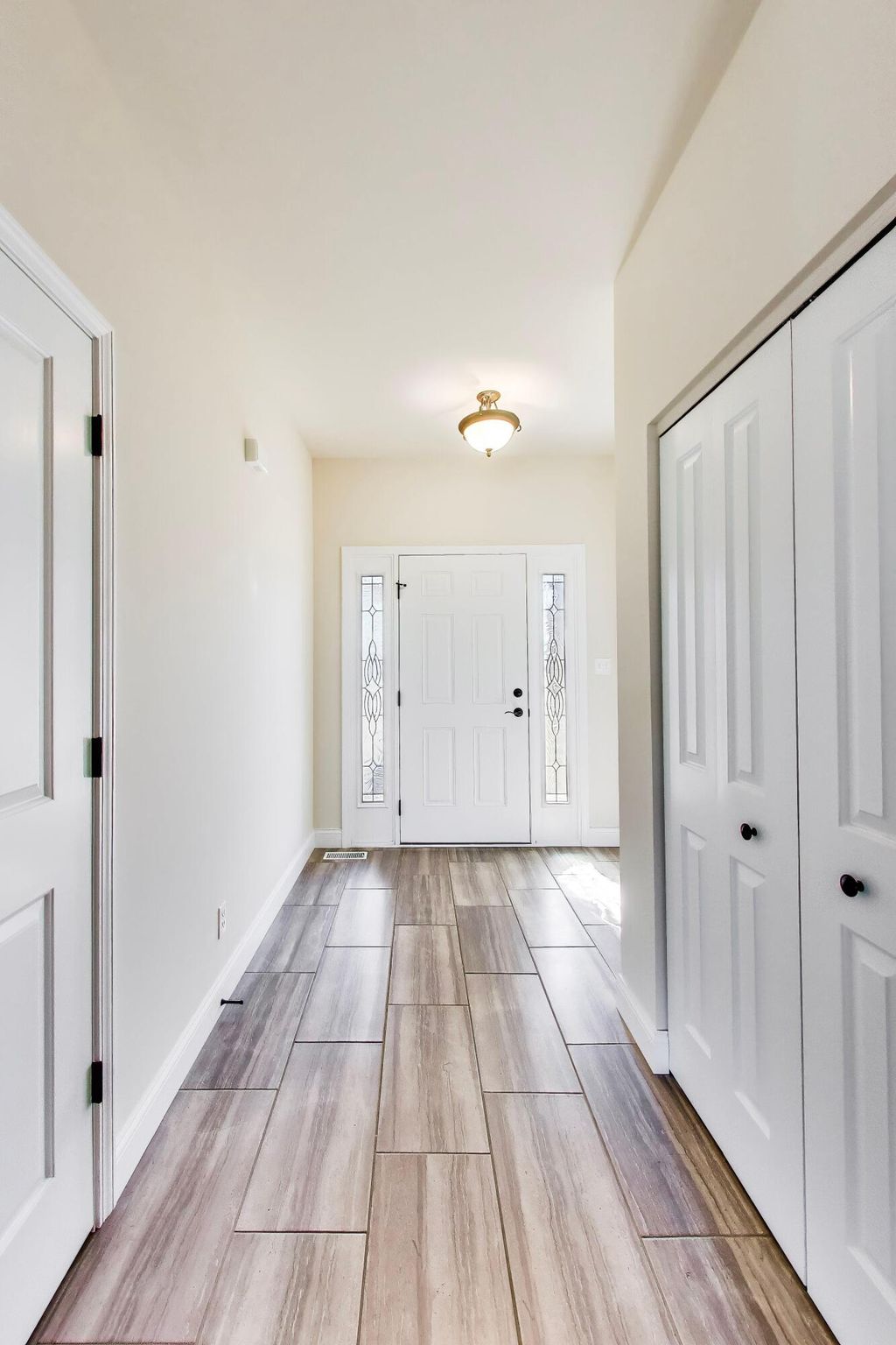 Photo of 2427 Bennington Avenue, Schererville, IN 46375 (MLS # 836116)