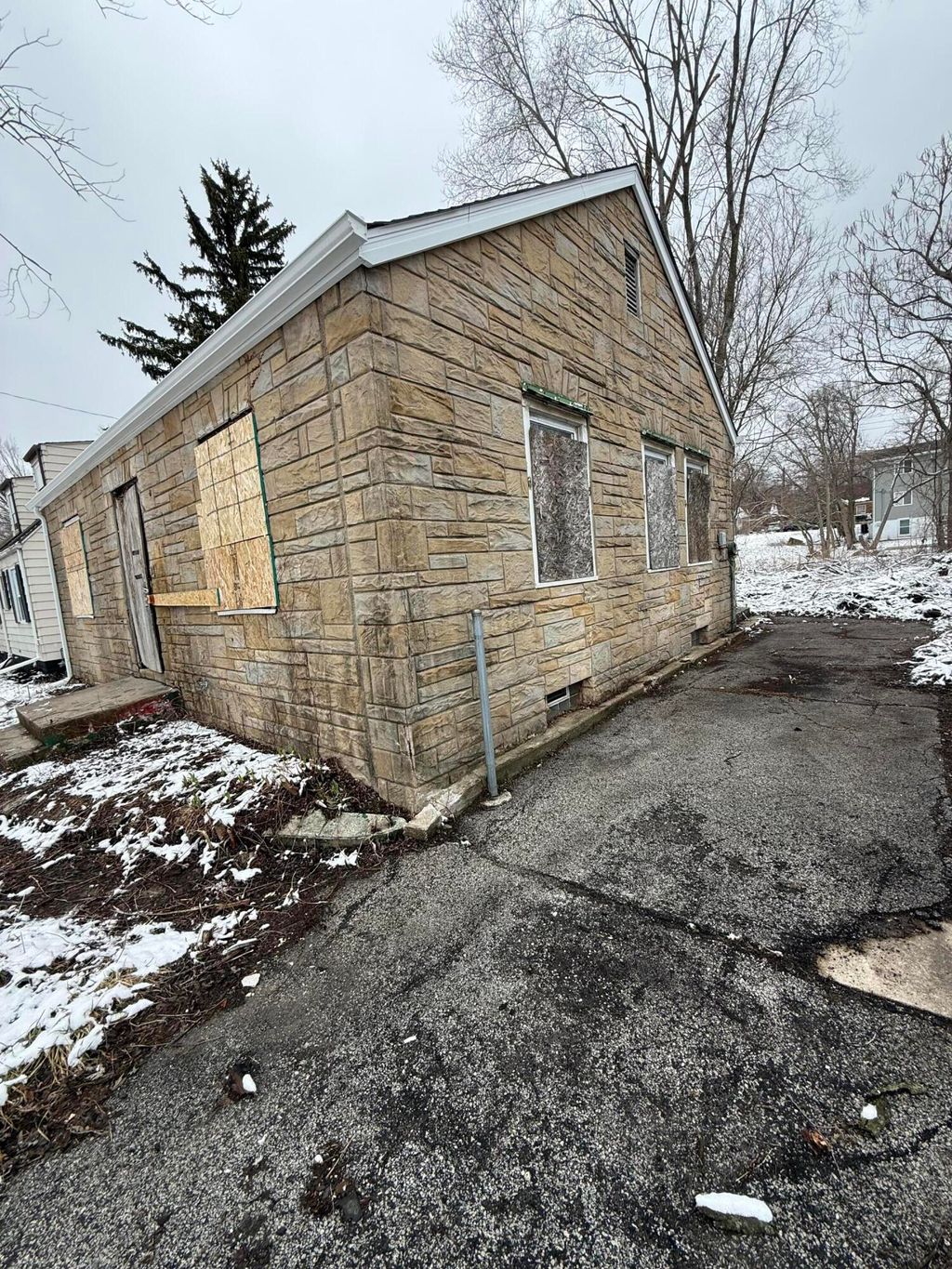 Photo of 908 E 44th Avenue, Gary, IN 46409 (MLS # 835541)