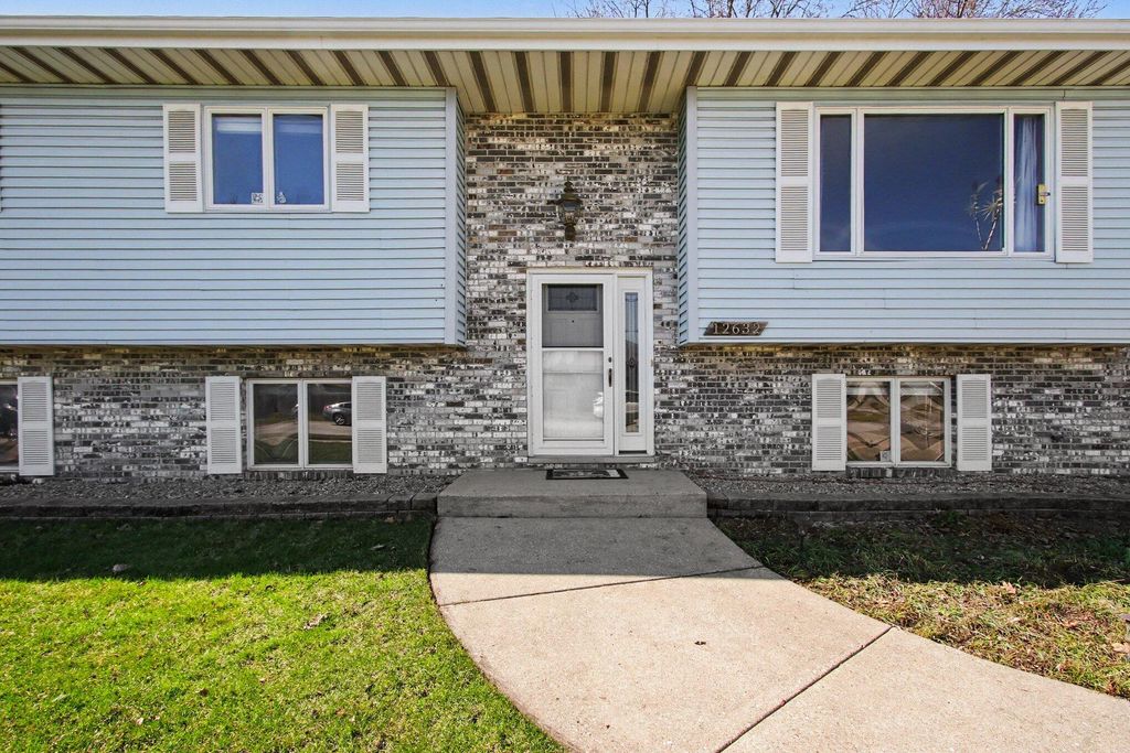 Photo of 12632 Patnoe Drive, Saint John, IN 46373 (MLS # 835940)