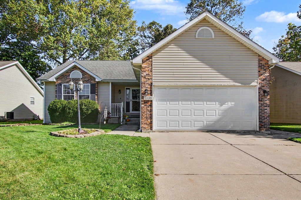 Photo of 1606 Pine Creek Road, Valparaiso, IN 46383 (MLS # 847077)