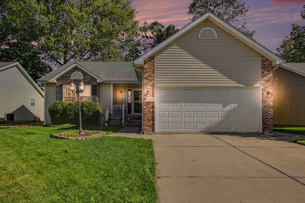 Photo of 1606 Pine Creek Road, Valparaiso, IN 46383 (MLS # 847077)