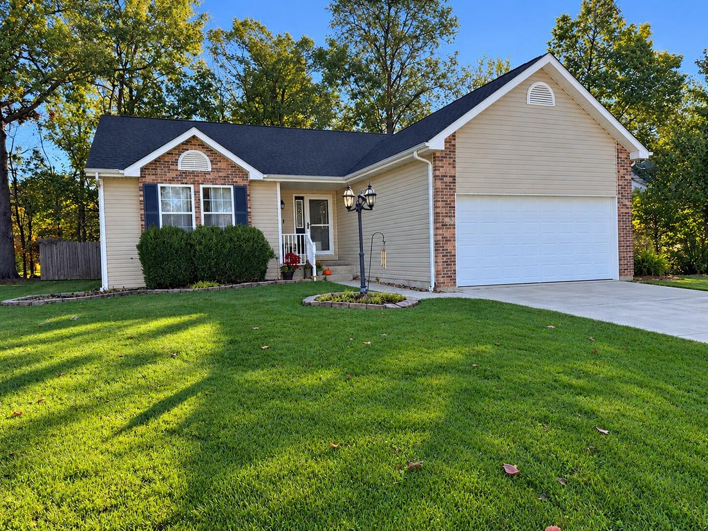 Photo of 1606 Pine Creek Road, Valparaiso, IN 46383 (MLS # 847077)