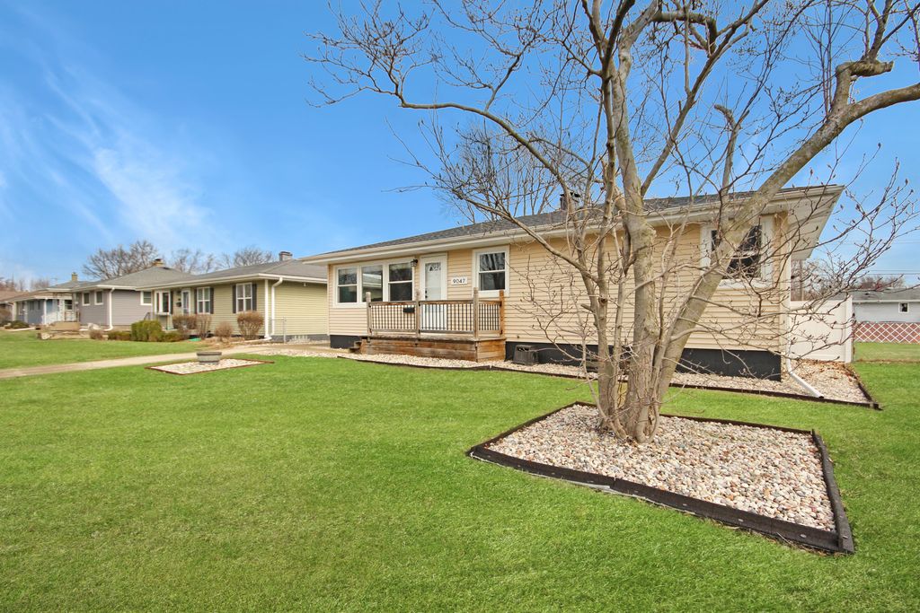 Photo of 9047 Pettit Drive, Highland, IN 46322 (MLS # 835813)