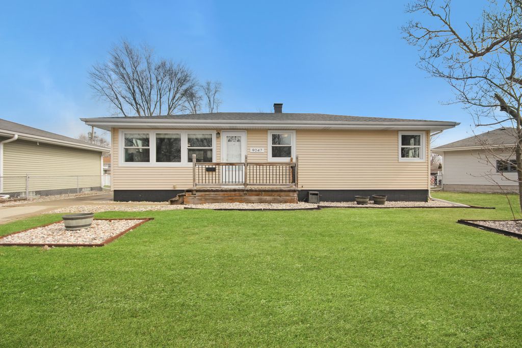 Photo of 9047 Pettit Drive, Highland, IN 46322 (MLS # 835813)
