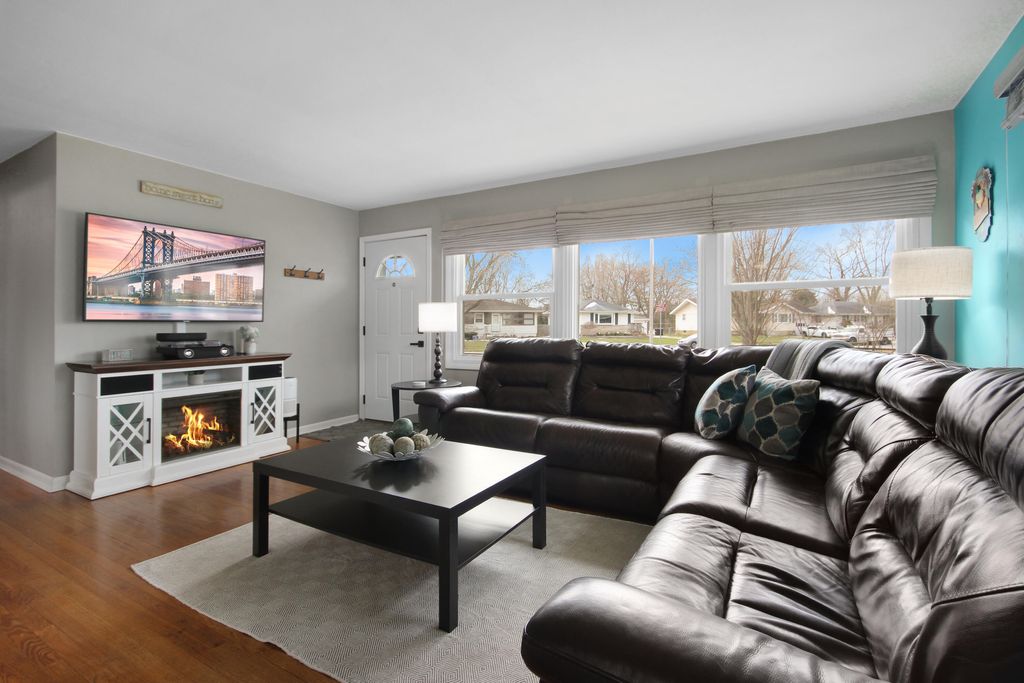 Photo of 9047 Pettit Drive, Highland, IN 46322 (MLS # 835813)