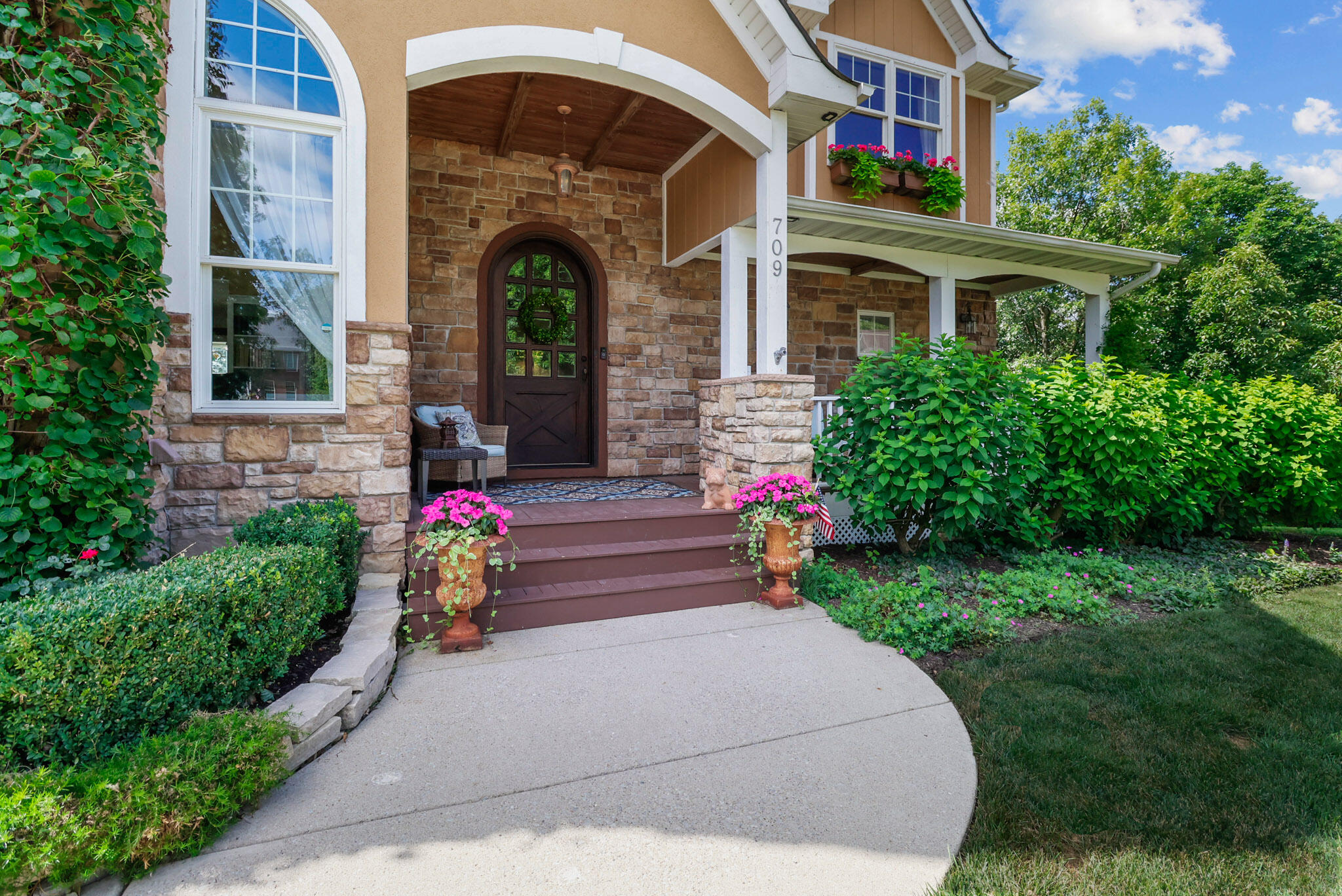 709 Pennock Circle