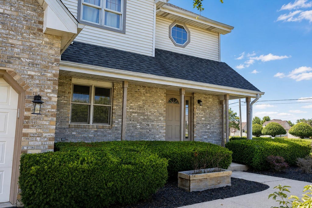 Photo of 9302 Mallard Lane, Saint John, IN 46373 (MLS # 842374)