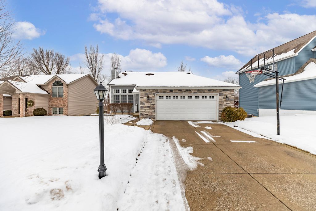 Photo of 17 Browning Lane, Valparaiso, IN 46383 (MLS # 833762)