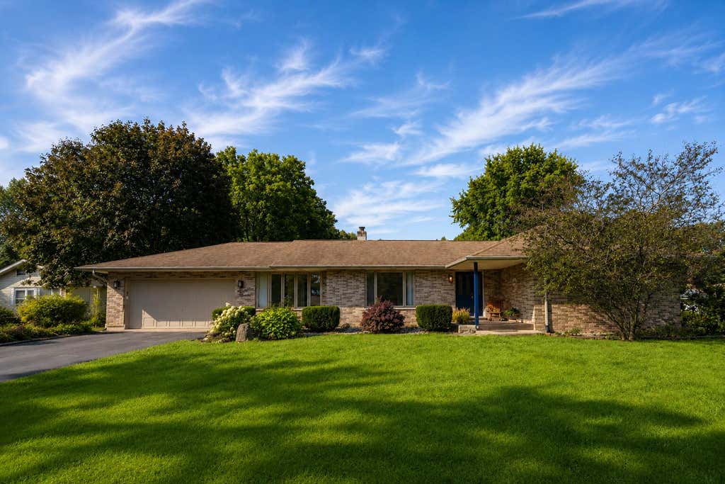 Photo of 700 Waverly Road, La Porte, IN 46350 (MLS # 844162)
