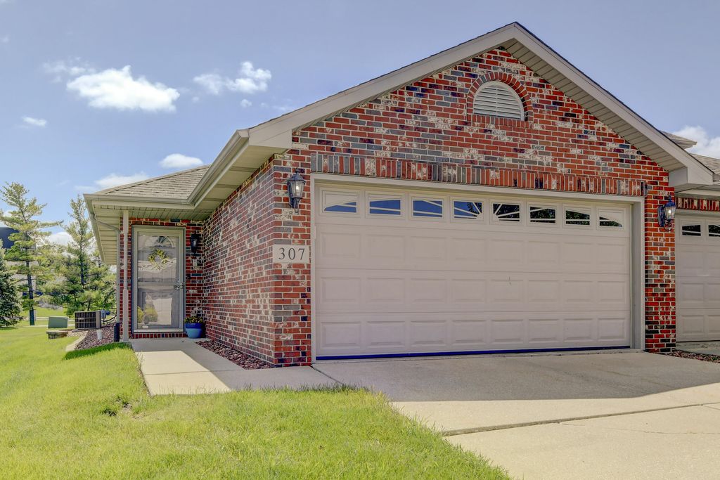 Photo of 307 Deertrail Lane, Schererville, IN 46375 (MLS # 837990)