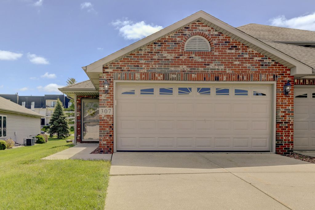 Photo of 307 Deertrail Lane, Schererville, IN 46375 (MLS # 837990)