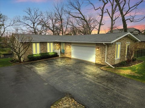 2437 E Lakeshore Drive Crown Point IN 46307