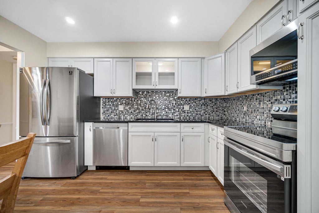 Photo of 2261 Martha Street #D1, Highland, IN 46322 (MLS # 847558)