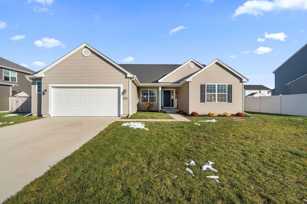 Photo of 17215 Adams Drive, Lowell, IN 46356 (MLS # 832540)