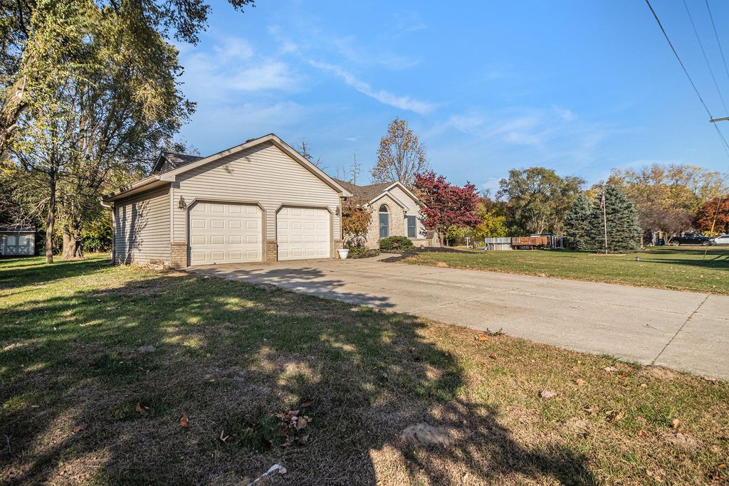 Photo of 3618 Fase Drive, Wheatfield, IN 46392 (MLS # 841605)