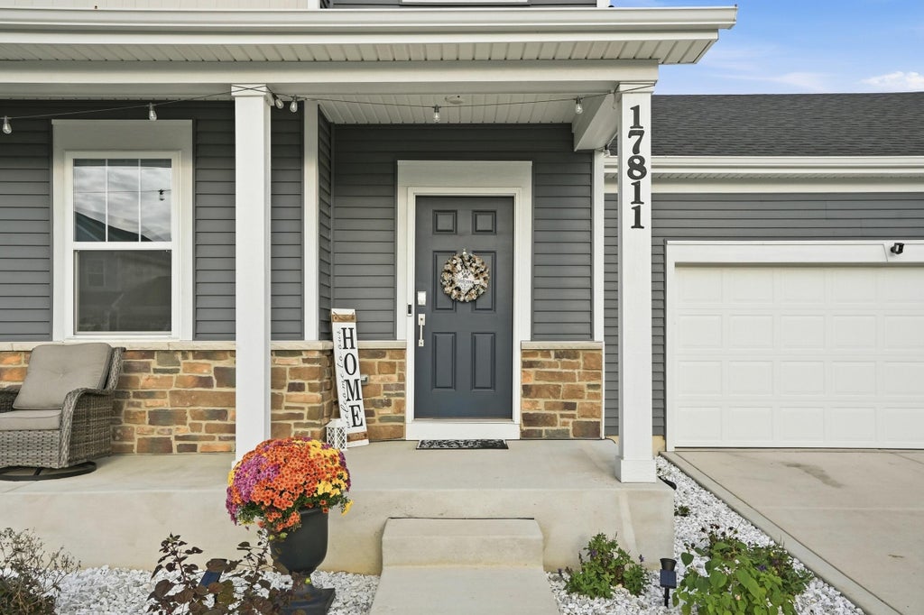 Photo of 17811 Creek View Court, Lowell, IN 46356 (MLS # 845779)
