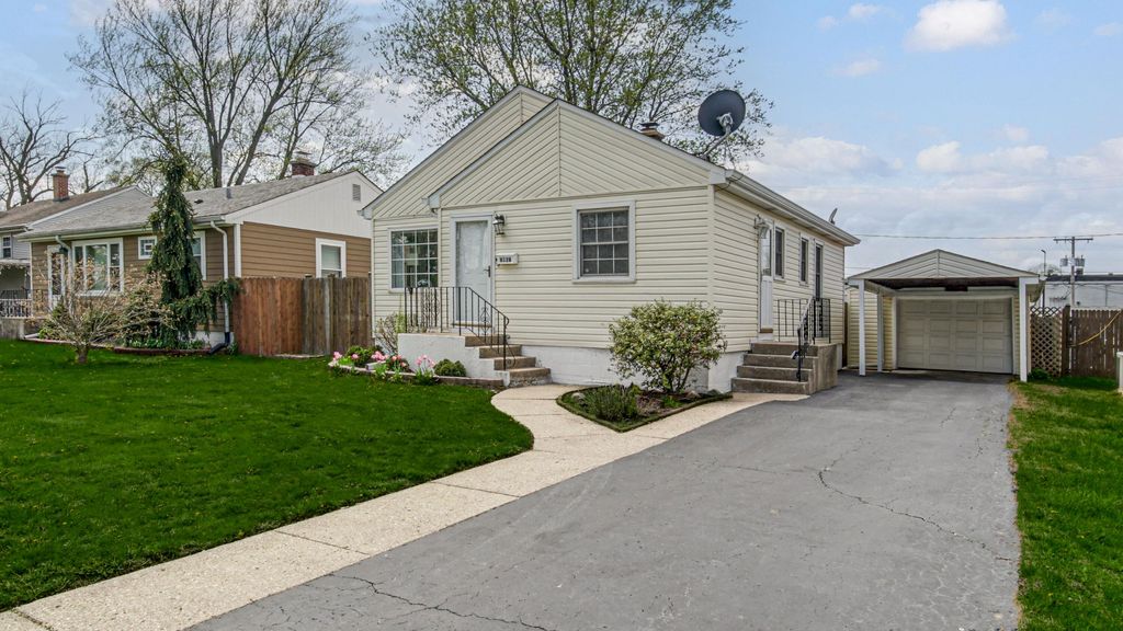 Photo of 8128 W 4th Place, Highland, IN 46322 (MLS # 837621)