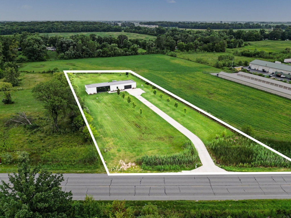 Photo of 691 W State Road 130, Hobart, IN 46342 (MLS # 843521)