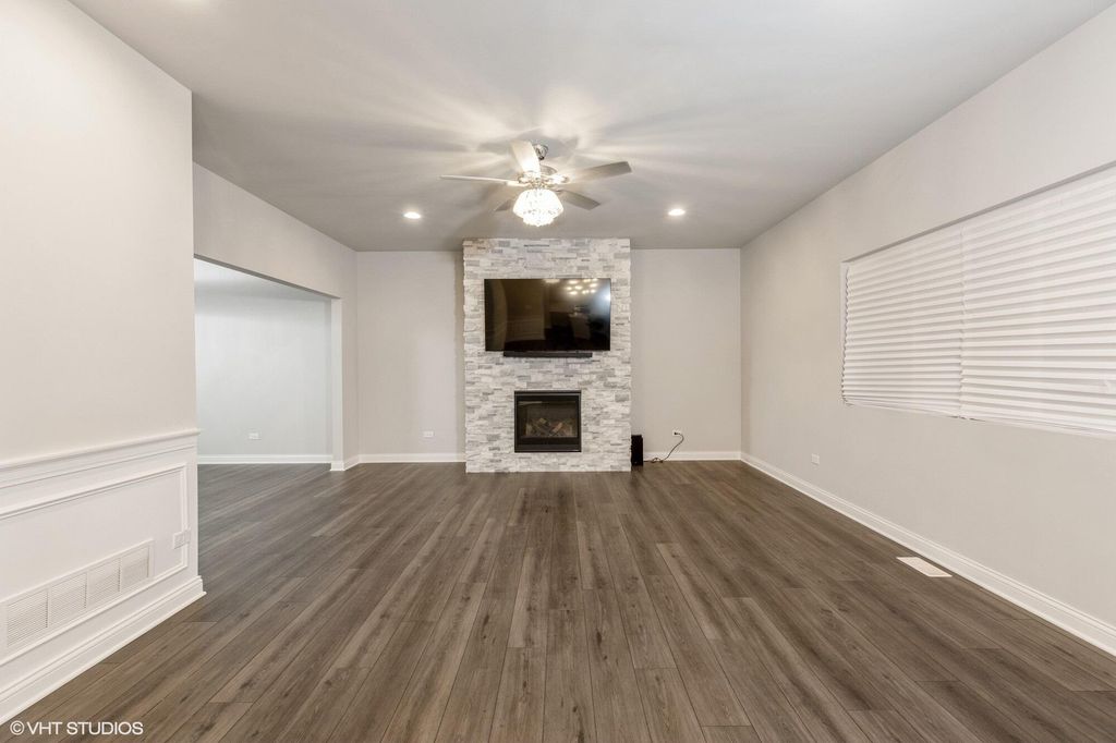Photo of 1293 77th Place, Merrillville, IN 46410 (MLS # 812049)