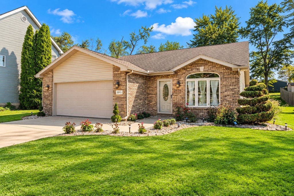 Photo of 3910 Bayberry Lane, Highland, IN 46322 (MLS # 844821)