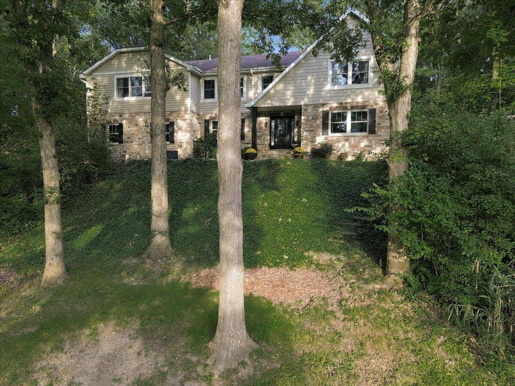 Photo of 11649 Westvalley Drive, Crown Point, IN 46307 (MLS # 846389)