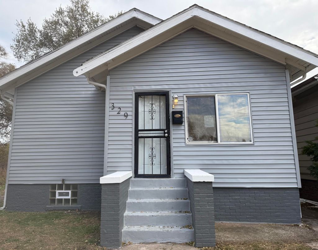 Photo of 329 Pierce Street, Gary, IN 46402 (MLS # 832516)