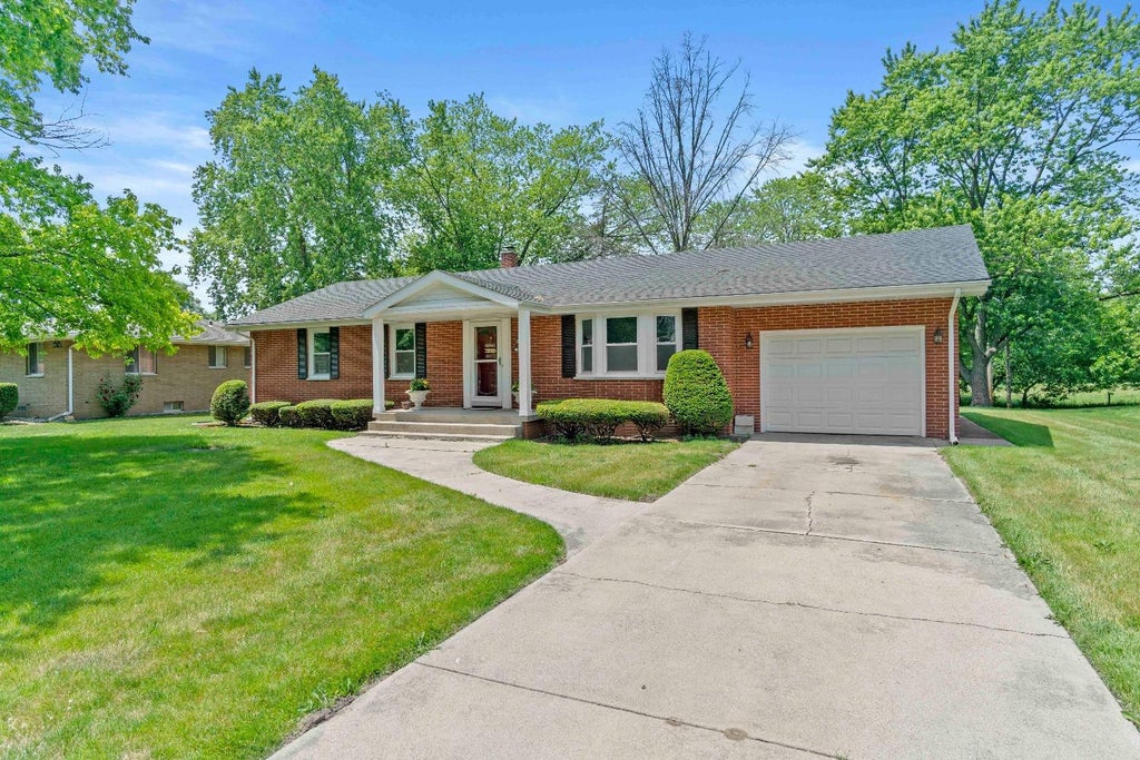 Photo of 5778 Taney Place, Merrillville, IN 46410 (MLS # 845299)