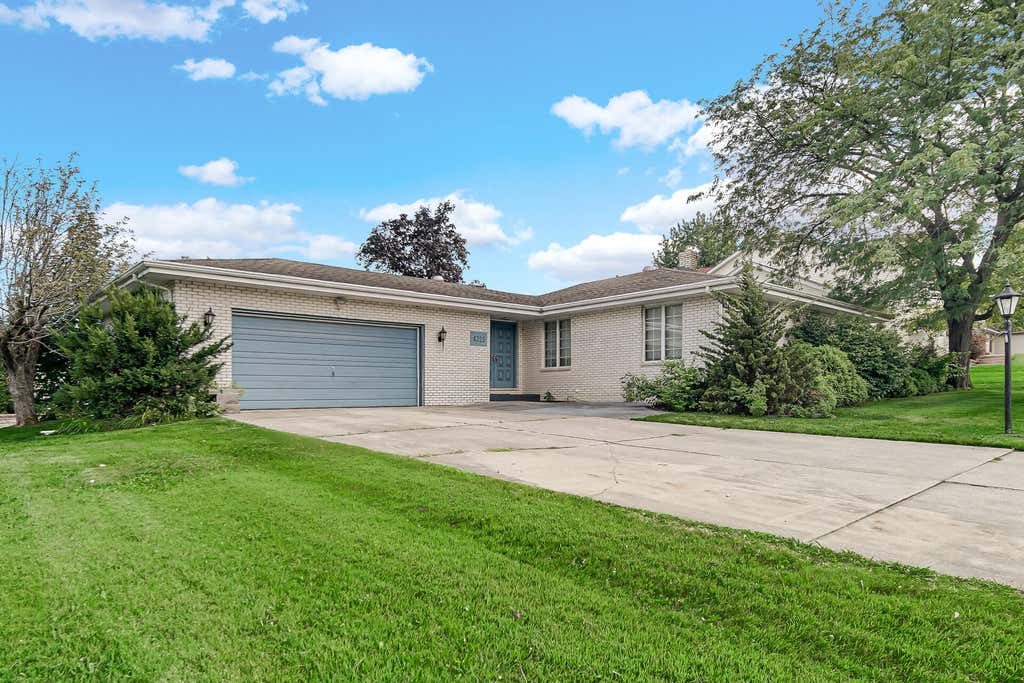 Photo of 4325 Annandale Lane, Crown Point, IN 46307 (MLS # 843394)