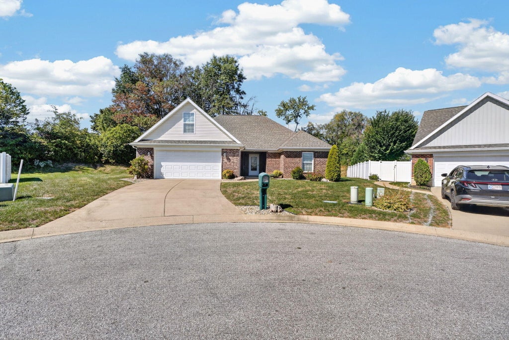 Photo of 3610 Yankee Drive, Evansville, IN 47725 (MLS # 847334)