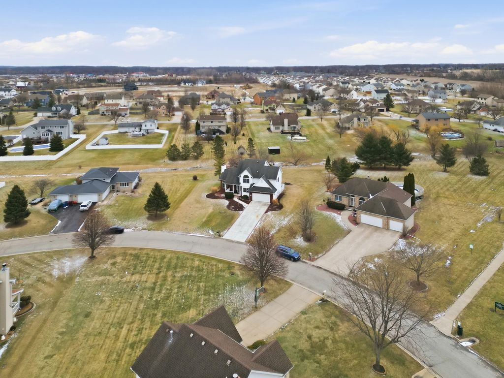 Photo of 11063 Marion Place, Crown Point, IN 46307 (MLS # 834584)
