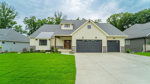 161 N Winterberry Drive, Valparaiso, IN 46385 - #: 830145