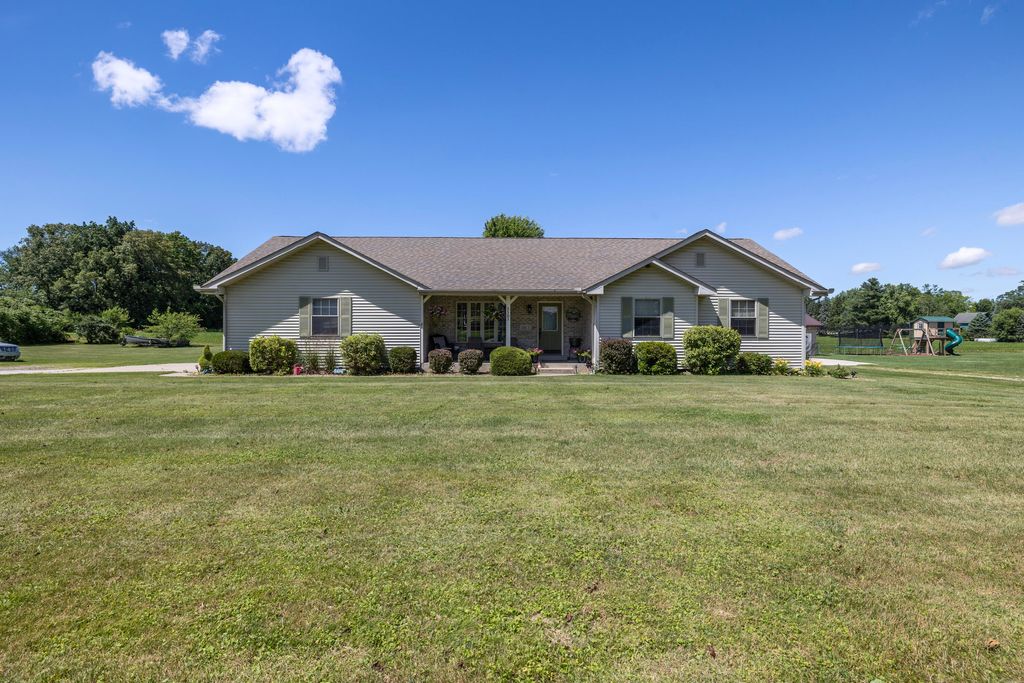 Photo of 3381 E 300 S, La Porte, IN 46350 (MLS # 840994)