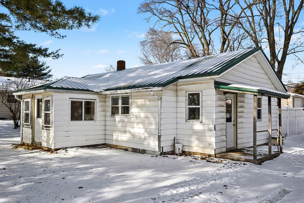 Photo of 308 W Himes Street, North Webster, IN 46555 (MLS # 832389)