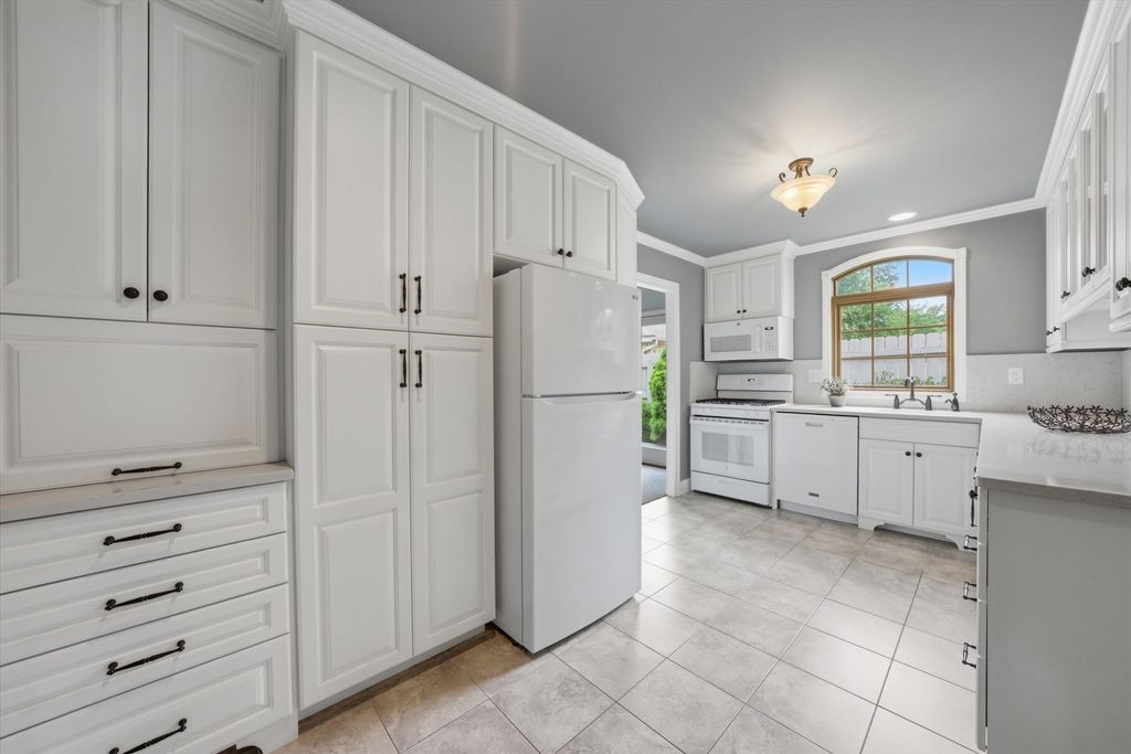 Photo of 1034 N Indiana Street, Griffith, IN 46319 (MLS # 839361)