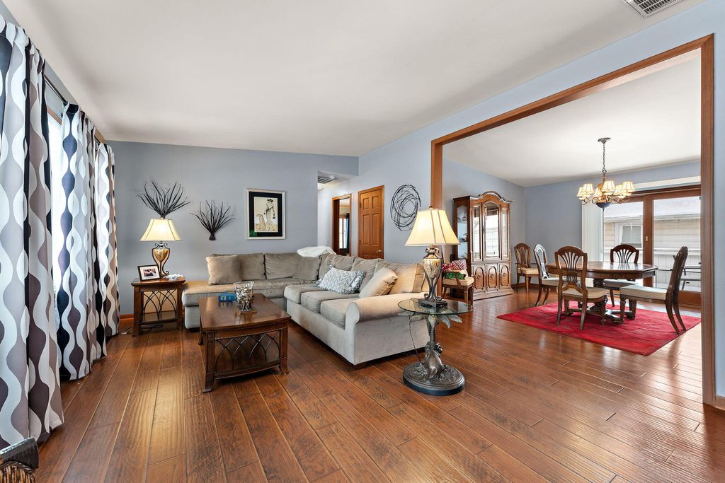 Photo of 507 S 20th Street, Chesterton, IN 46304 (MLS # 833228)