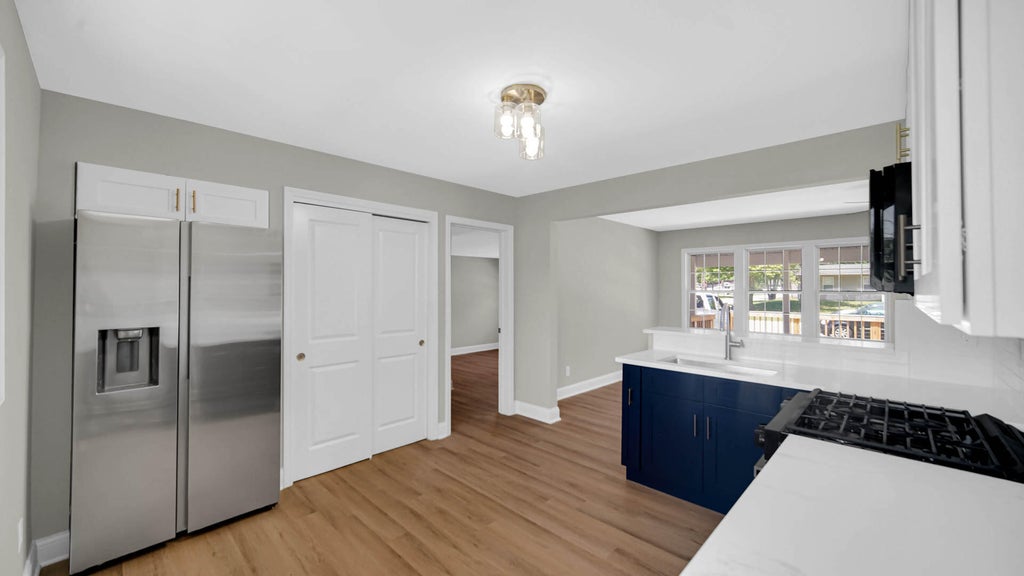 Photo of 2933 W 38th Place, Hobart, IN 46342 (MLS # 845302)