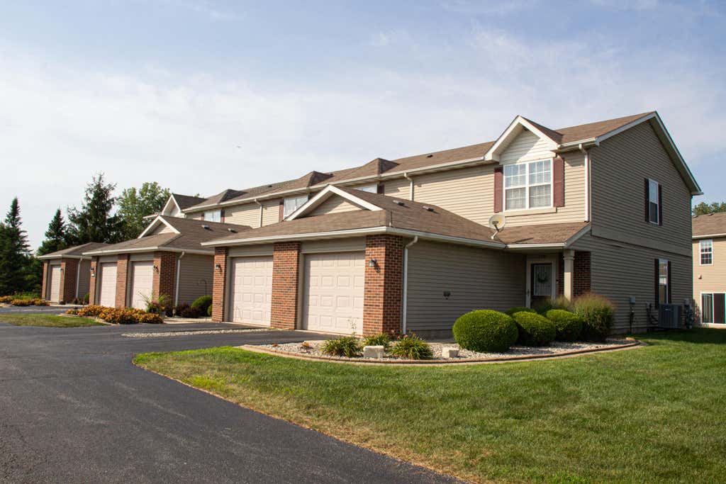 Photo of 879 Flagstone Drive, Dyer, IN 46311 (MLS # 842853)