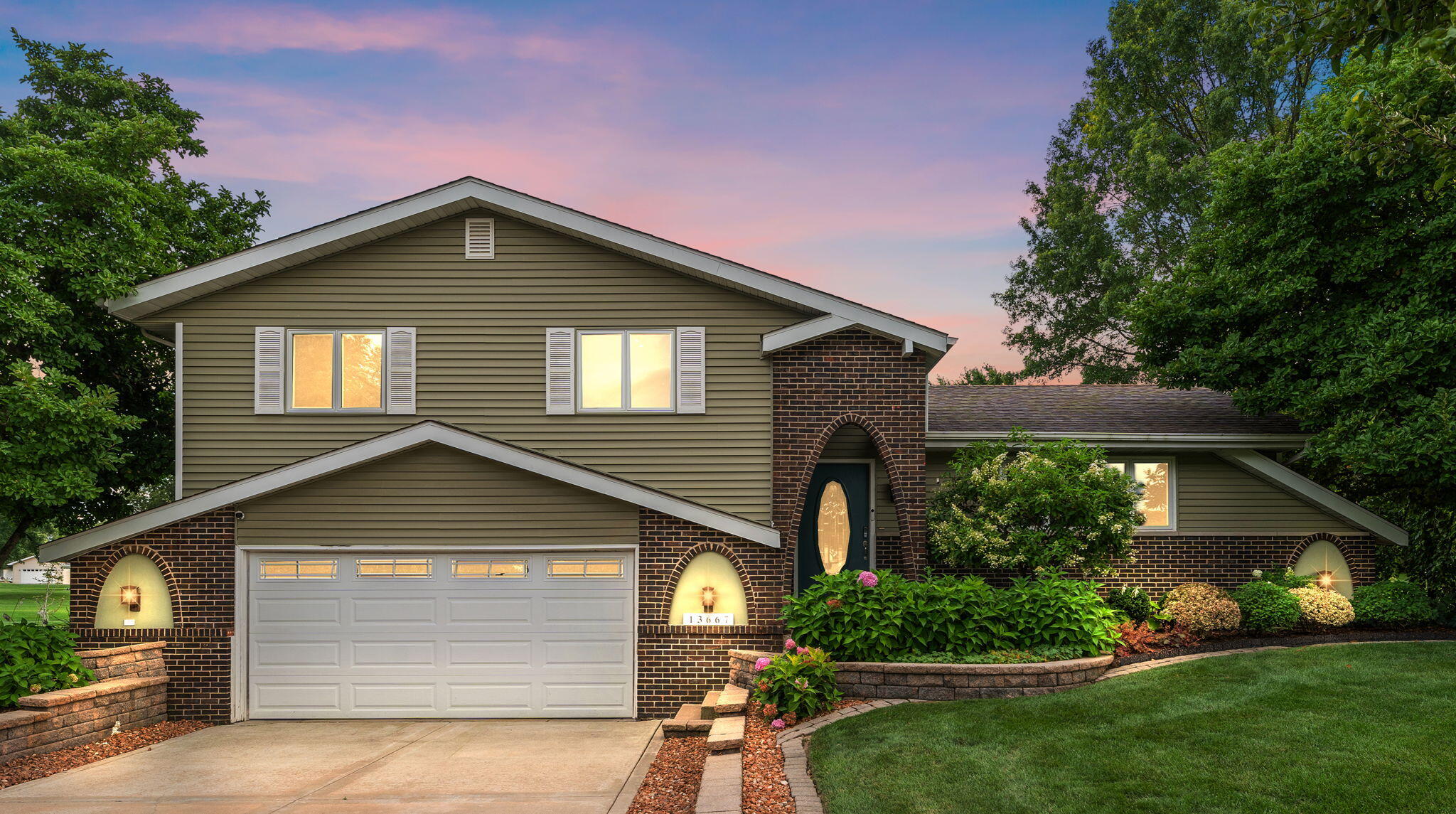 St. John, Indiana 46373, United States, 3 Bedrooms Bedrooms, ,2 BathroomsBathrooms,Residential,Active,203551