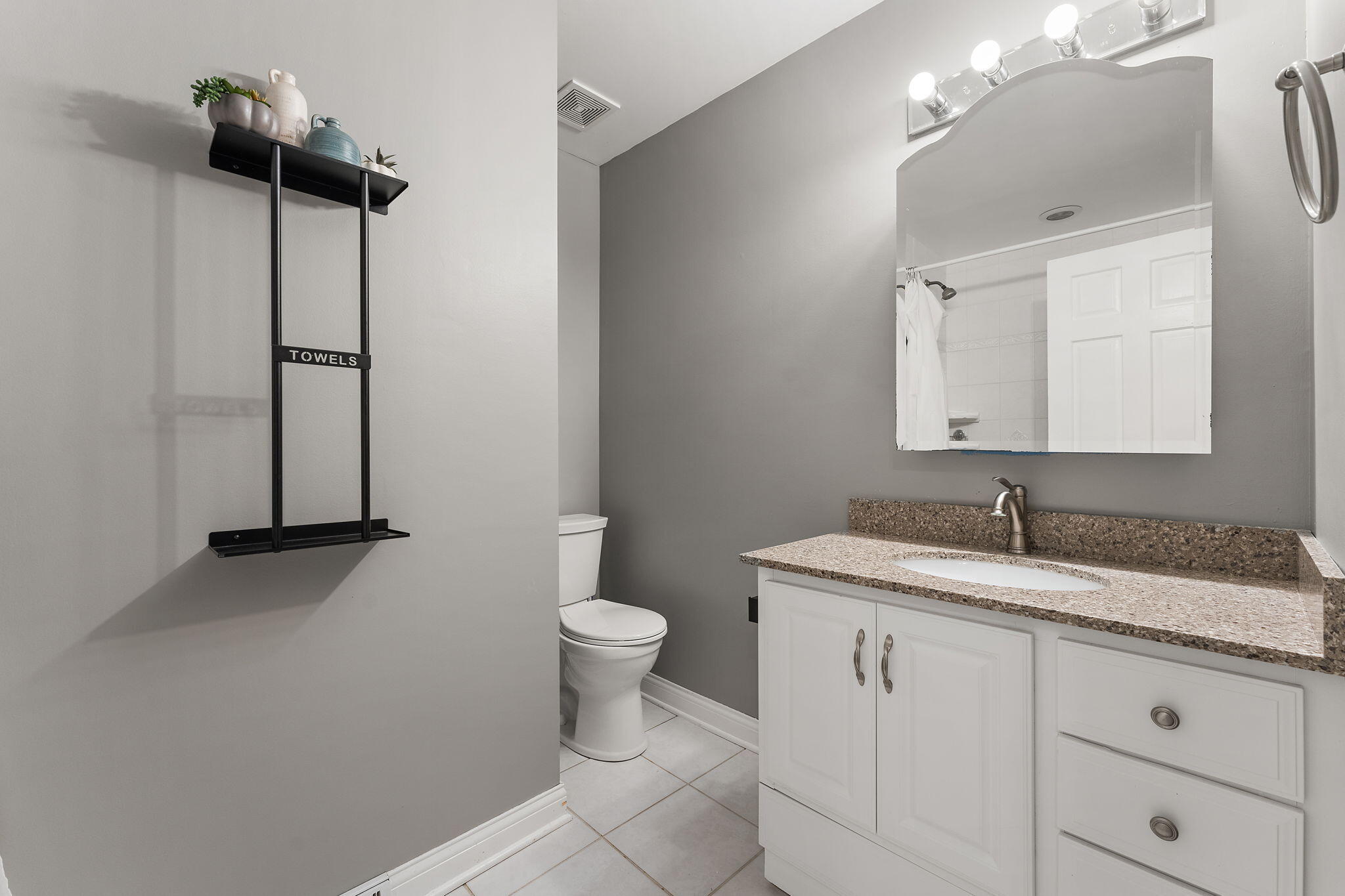 St. John, Indiana 46373, United States, 3 Bedrooms Bedrooms, ,2 BathroomsBathrooms,Residential,Active,203551